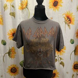 Def Leppard Women's Grey Leopard Crop Tee